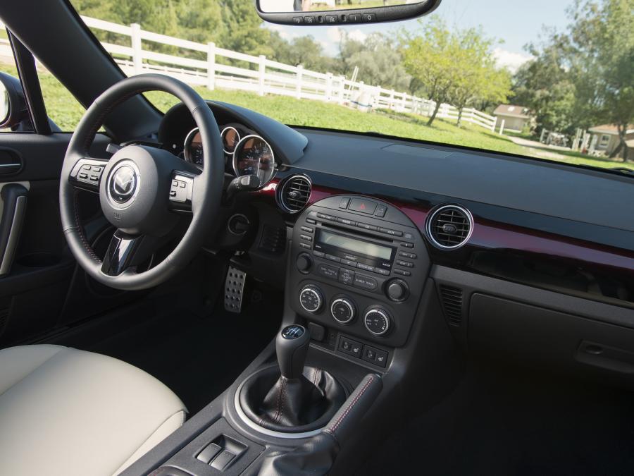  Mazda MX-5 Miata 25th Anniversary Edition 2014 года  (фото 22 из 35)